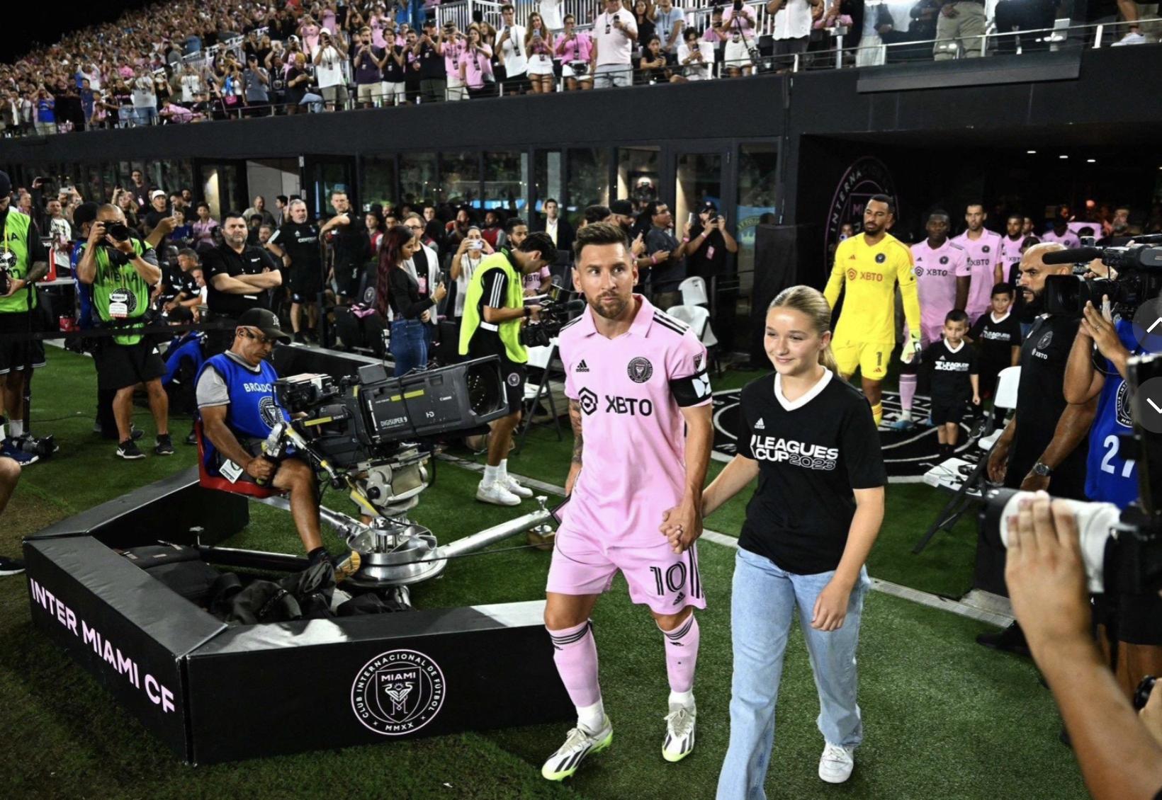 Con gái David Beckham gây sốt qua khoảnh khắc chung khung hình với Lionel Messi-1