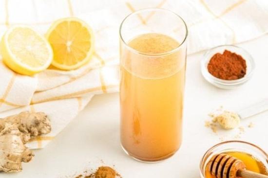 Uống nước mật ong hay nước lọc vào buổi sáng tốt hơn?