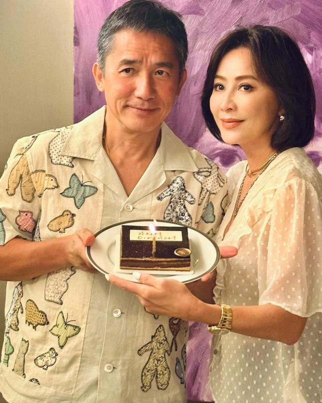 Toàn cảnh vụ Lương Triều Vỹ có con ngoài giá thú với sao nữ kém 36 tuổi-2