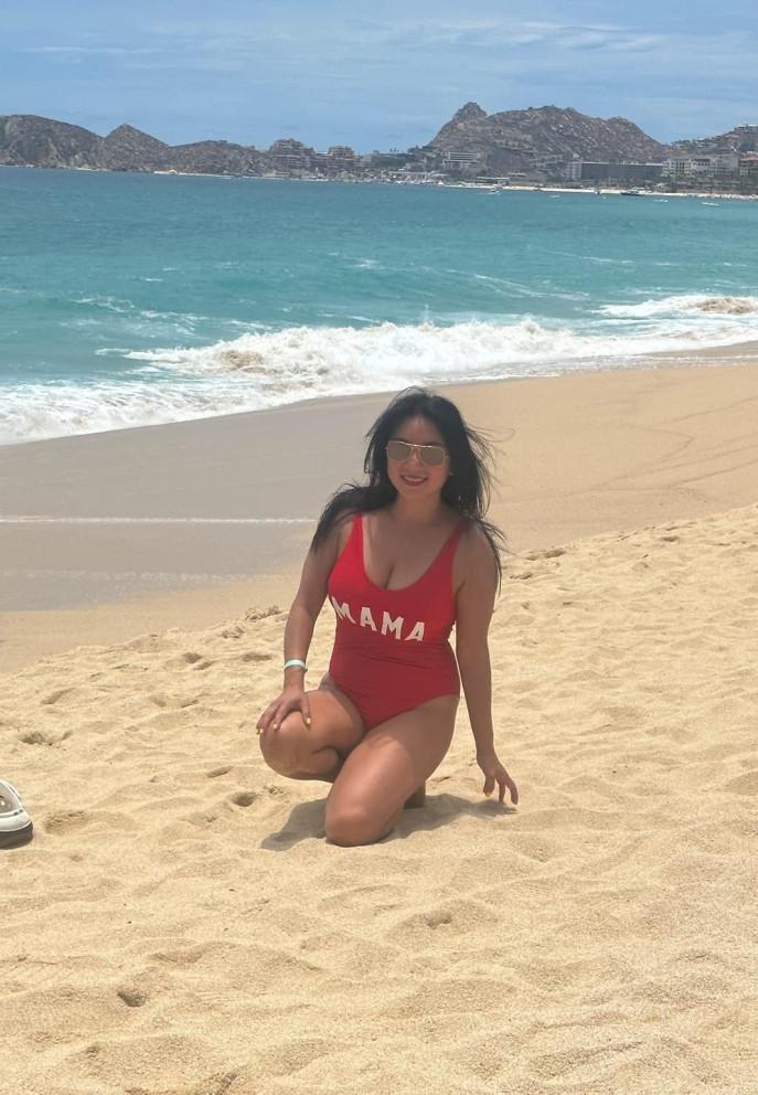 ’Biểu tượng sexy’ Y Phụng 44 tuổi tự tin diện áo tắm dù vóc dáng đẫy đà-3