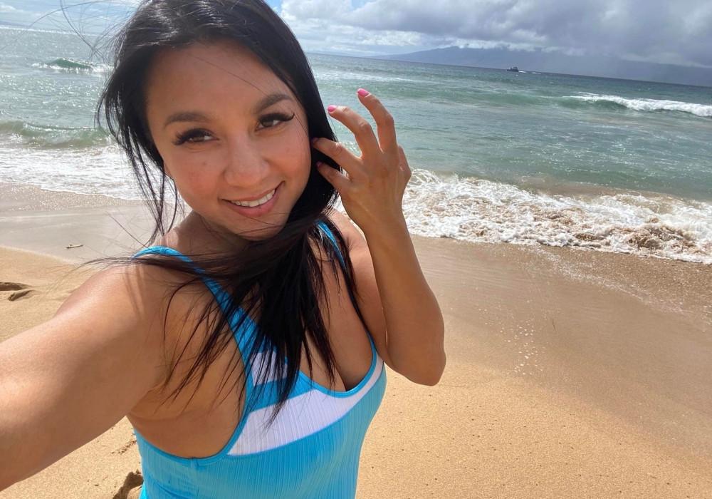 ’Biểu tượng sexy’ Y Phụng 44 tuổi tự tin diện áo tắm dù vóc dáng đẫy đà-7