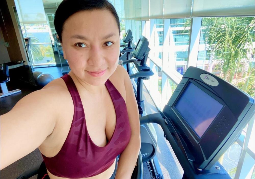 ’Biểu tượng sexy’ Y Phụng 44 tuổi tự tin diện áo tắm dù vóc dáng đẫy đà-10