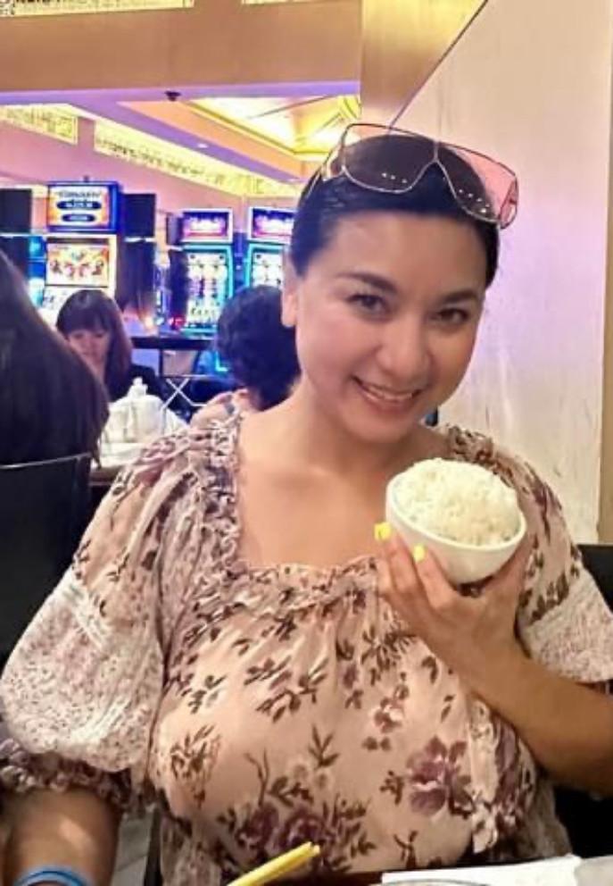 ’Biểu tượng sexy’ Y Phụng 44 tuổi tự tin diện áo tắm dù vóc dáng đẫy đà-16