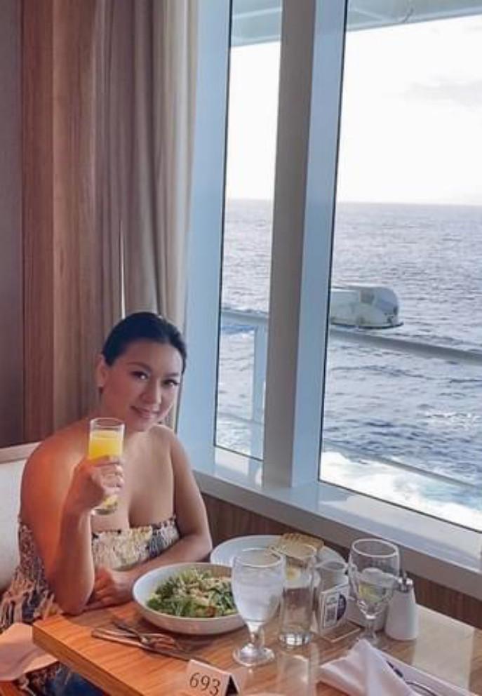 ’Biểu tượng sexy’ Y Phụng 44 tuổi tự tin diện áo tắm dù vóc dáng đẫy đà-17