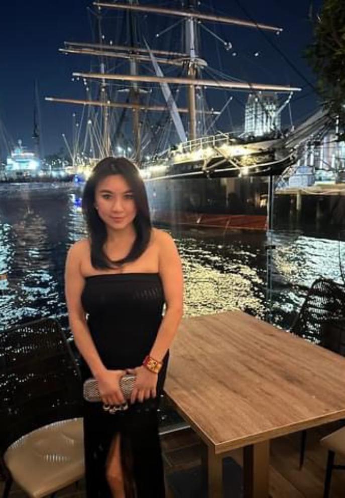 ’Biểu tượng sexy’ Y Phụng 44 tuổi tự tin diện áo tắm dù vóc dáng đẫy đà-19