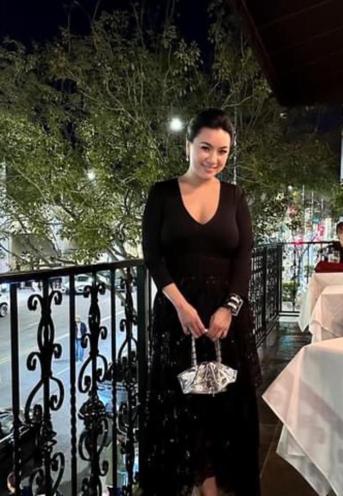 ’Biểu tượng sexy’ Y Phụng 44 tuổi tự tin diện áo tắm dù vóc dáng đẫy đà-20