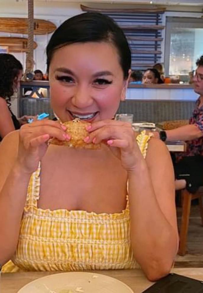 ’Biểu tượng sexy’ Y Phụng 44 tuổi tự tin diện áo tắm dù vóc dáng đẫy đà-22