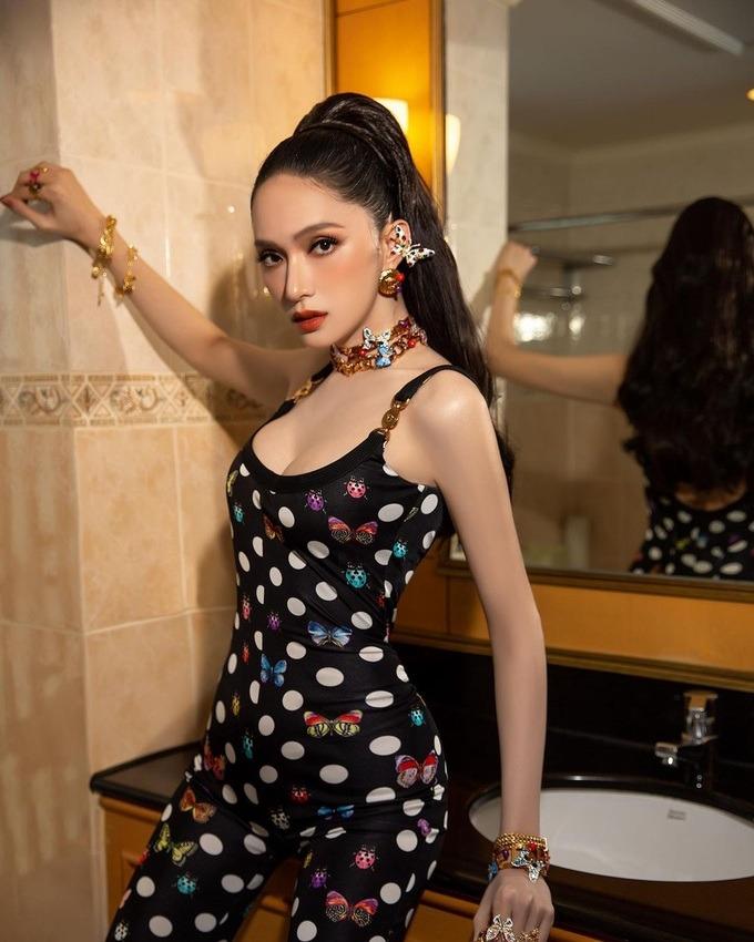 Hương Giang đeo nhiều túi đắt đỏ, thể hiện đẳng cấp yêu nữ hàng hiệu-1