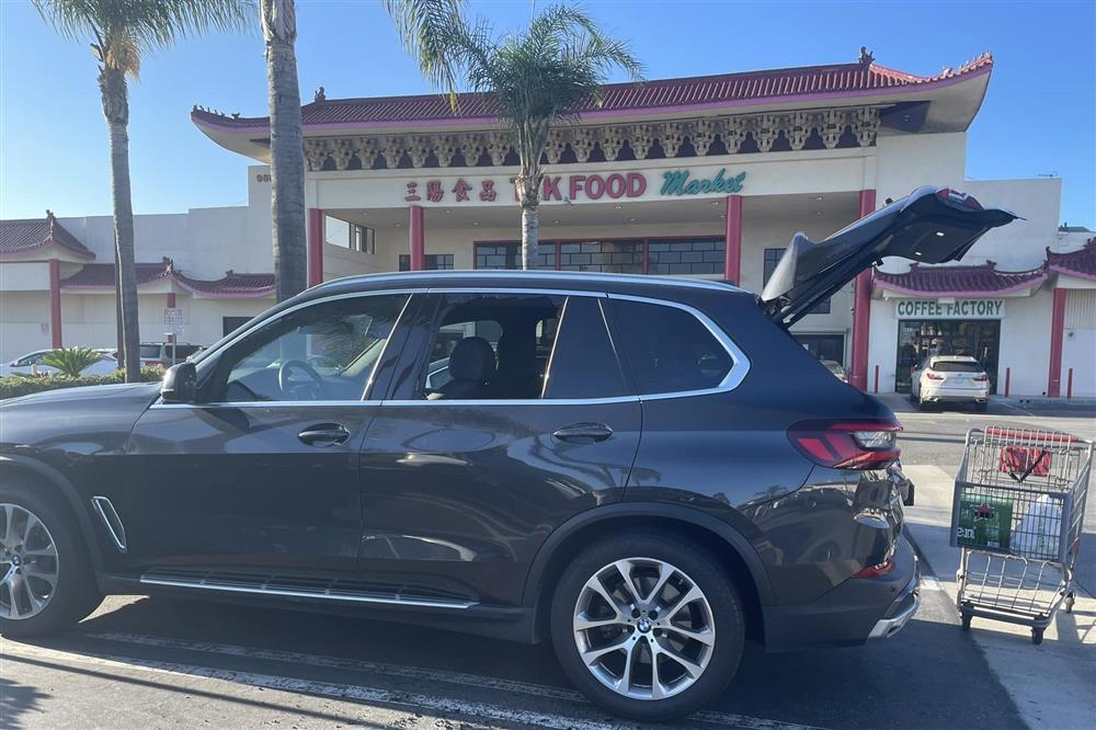 Ca sĩ Phạm Thanh Thảo bị đập kính xe, trộm tài sản gần 8.000 USD-1