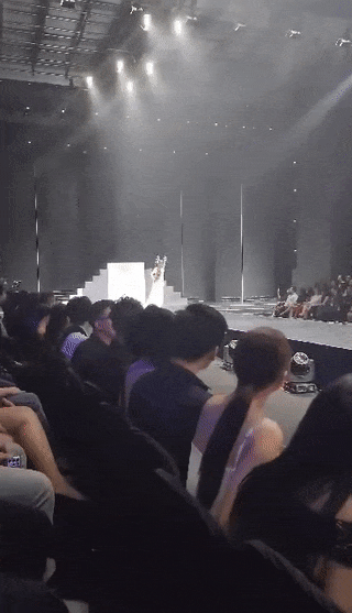 Anh Thư vấp ngã trên sân khấu Chung kết The Face Vietnam 2023-2