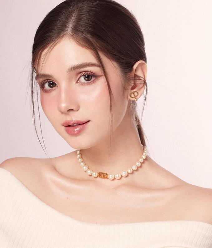 Nhan sắc xinh đẹp, nóng bỏng của hot girl lai Tây nổi tiếng trên mạng-1