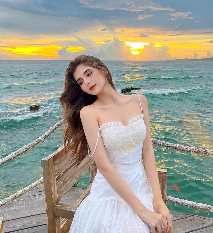 Nhan sắc xinh đẹp, nóng bỏng của hot girl lai Tây nổi tiếng trên mạng-5