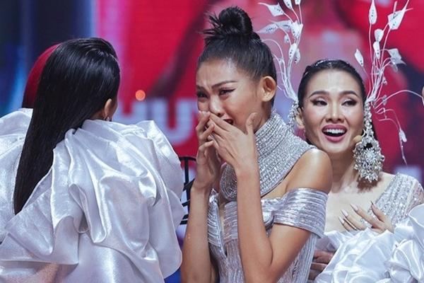 Anh Thư lên tiếng về chiến thắng gây tranh cãi của Tú Anh The Face Vietnam-2