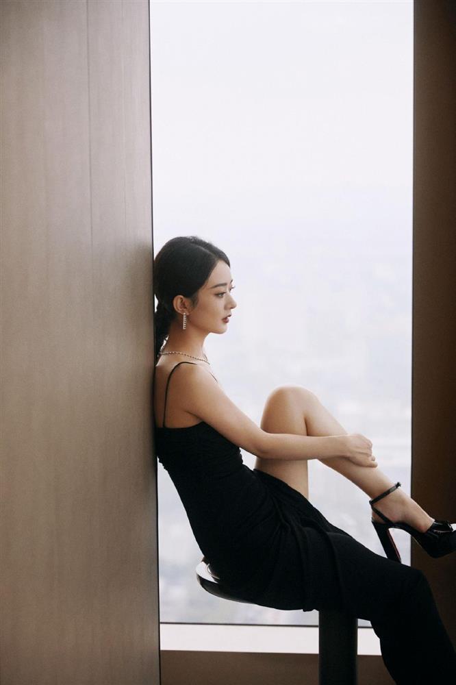 Triệu Lệ Dĩnh được khen khi thử sức với phong cách mới-2