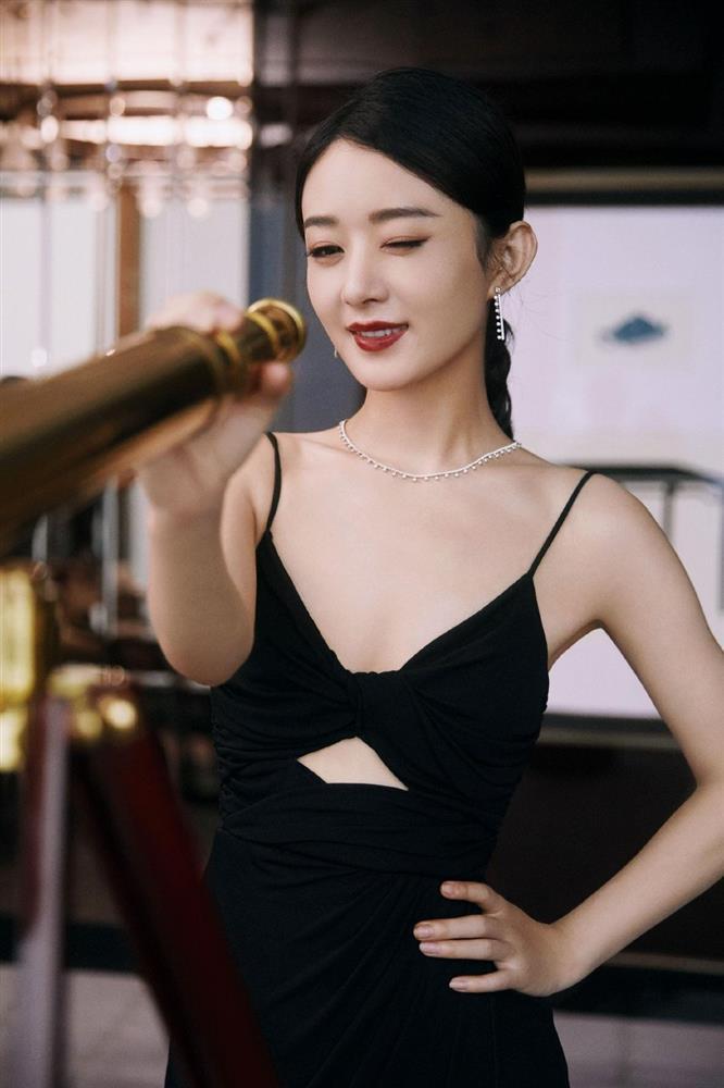 Triệu Lệ Dĩnh được khen khi thử sức với phong cách mới-3