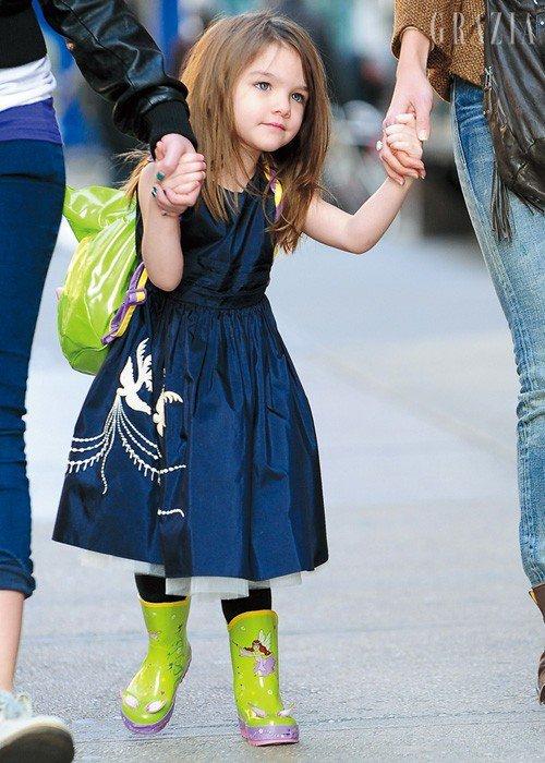 Con gái Tom Cruise lần đầu tiên khoe dáng trên phố với set đồ khoe cơ thể đẹp như tranh-7