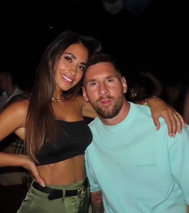 Messi và vợ tiệc tùng vui hết cỡ với Beckham, Busquets và Alba-2