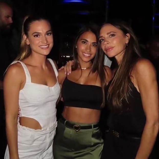 Messi và vợ tiệc tùng vui hết cỡ với Beckham, Busquets và Alba-3