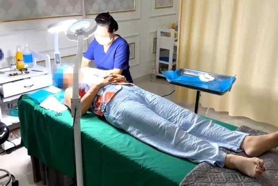 Cơ sở thẩm mỹ Kangzin Đà Nẵng để lao công phẫu thuật cho khách