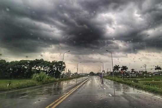 Dự báo thời tiết 15/8: Cảnh báo mưa lớn trên diện rộng, nguy cơ lũ quét, sạt lở đất