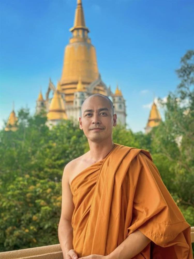 Hai con trai MC Phan Anh khóc, phản ứng mạnh khi bố xuống tóc, xuất gia-1