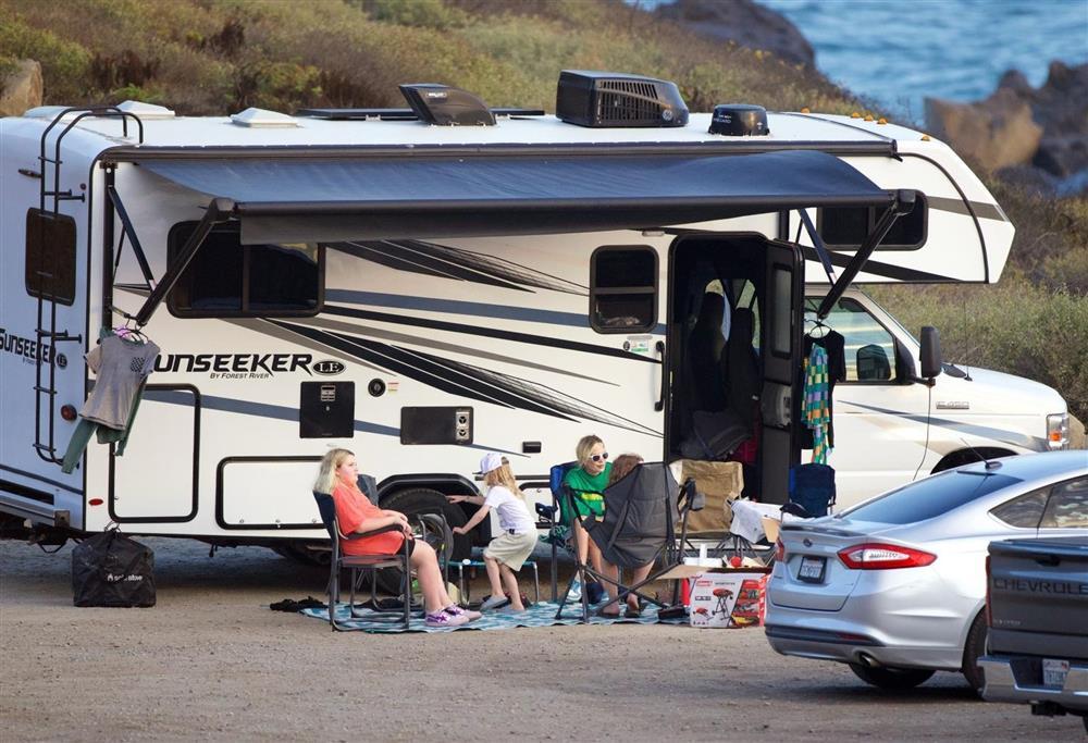 Vì đâu nữ diễn viên con nhà triệu phú phải sống cảnh vô gia cư cùng 5 con?-4