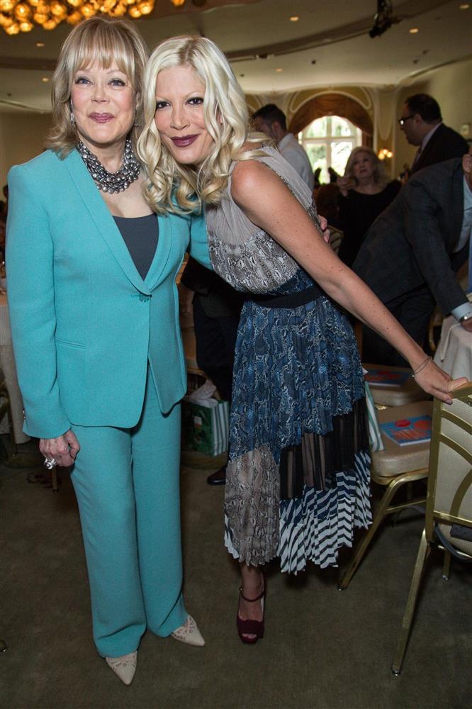 Vì đâu nữ diễn viên con nhà triệu phú phải sống cảnh vô gia cư cùng 5 con?-12