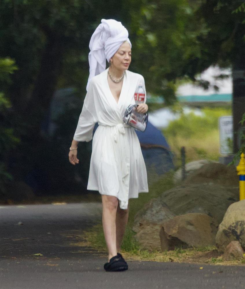 Vì đâu nữ diễn viên con nhà triệu phú phải sống cảnh vô gia cư cùng 5 con?-17