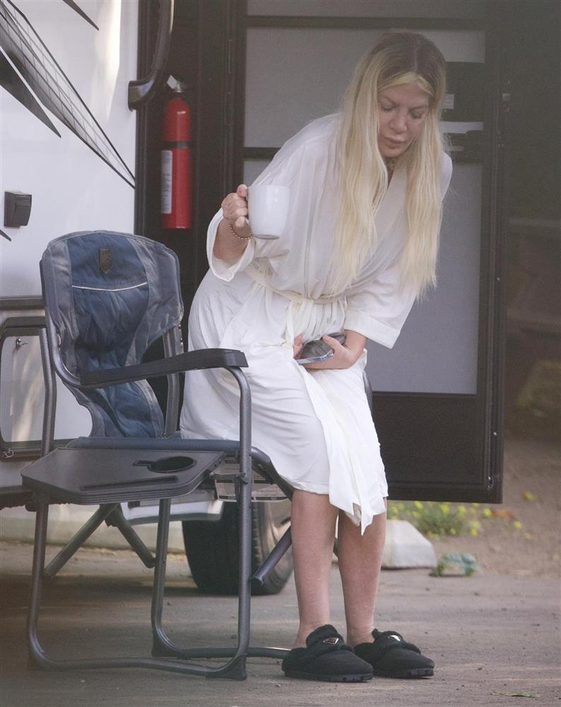 Vì đâu nữ diễn viên con nhà triệu phú phải sống cảnh vô gia cư cùng 5 con?-18