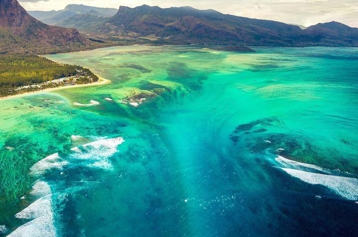 Chiêm ngưỡng thác nước ngầm dưới đại dương độc nhất thế giới-3