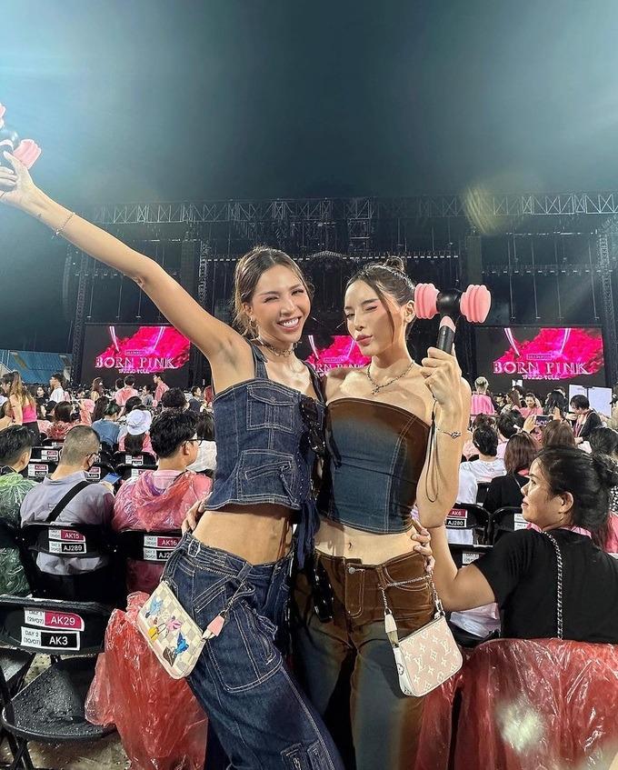 Minh Triệu - Kỳ Duyên chuộng phối đồ bó sát gợi cảm khi xuất hiện cùng nhau-11