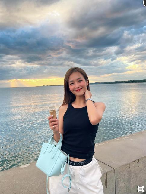 Vợ Thanh Sơn vi vu trời Tây, khoe gu thời trang khiến fan trầm trồ-1