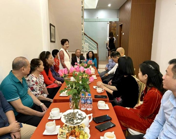 Miệt mài tìm chồng cho mẹ chồng 75 tuổi, nàng dâu Hà Nội sung sướng khi bà tự tìm được duyên mới-6