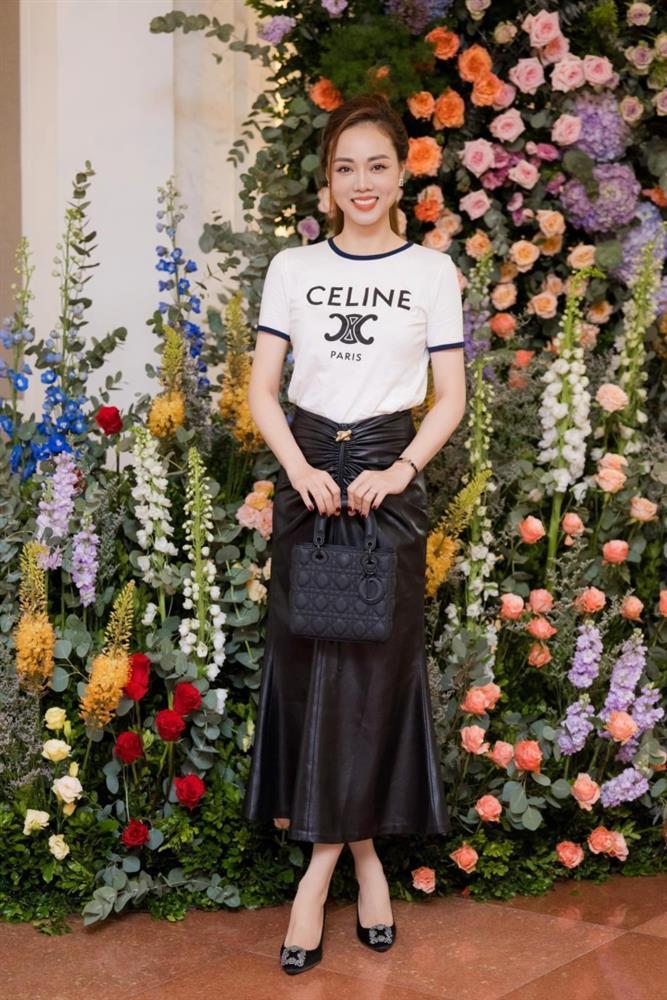 Những cô vợ tài giỏi, kém chục tuổi của dàn sao Việt: Người là Tiến sĩ, người từng thi Hoa hậu-6