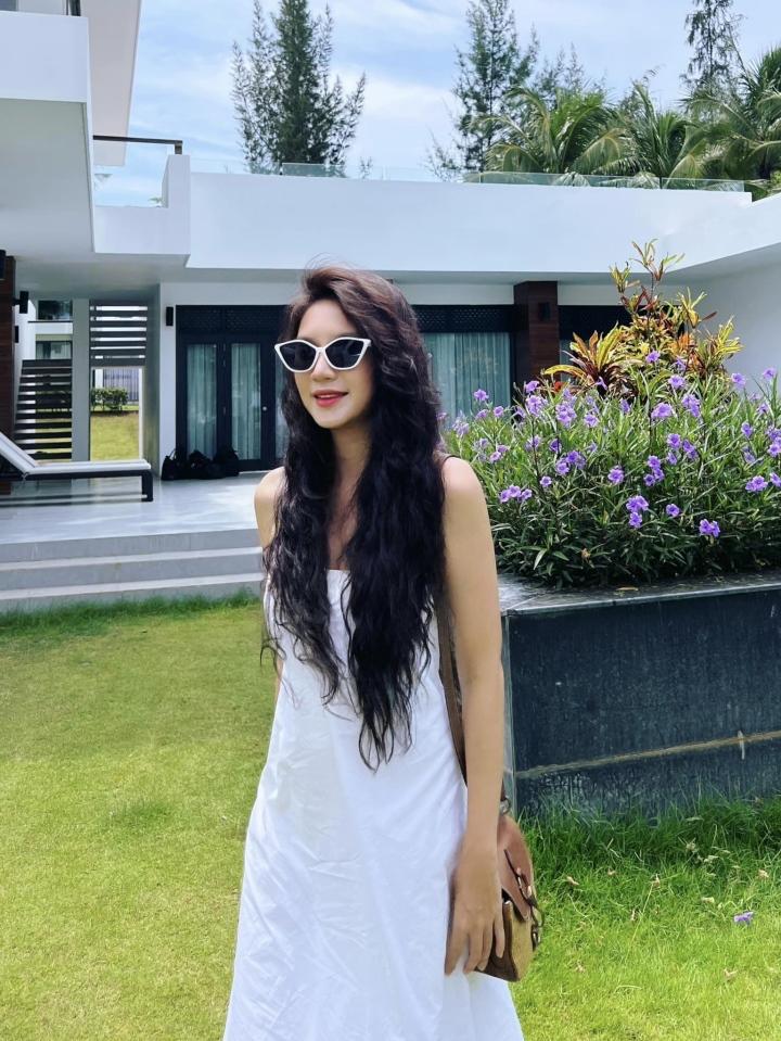 Những cô vợ tài giỏi, kém chục tuổi của dàn sao Việt: Người là Tiến sĩ, người từng thi Hoa hậu-10