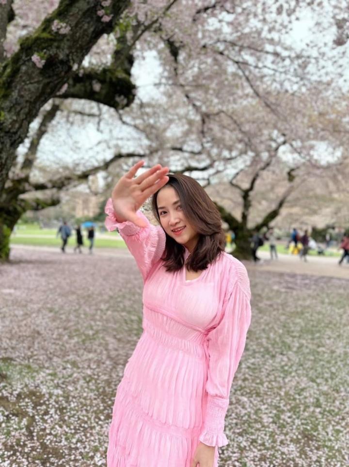 Những cô vợ tài giỏi, kém chục tuổi của dàn sao Việt: Người là Tiến sĩ, người từng thi Hoa hậu-19