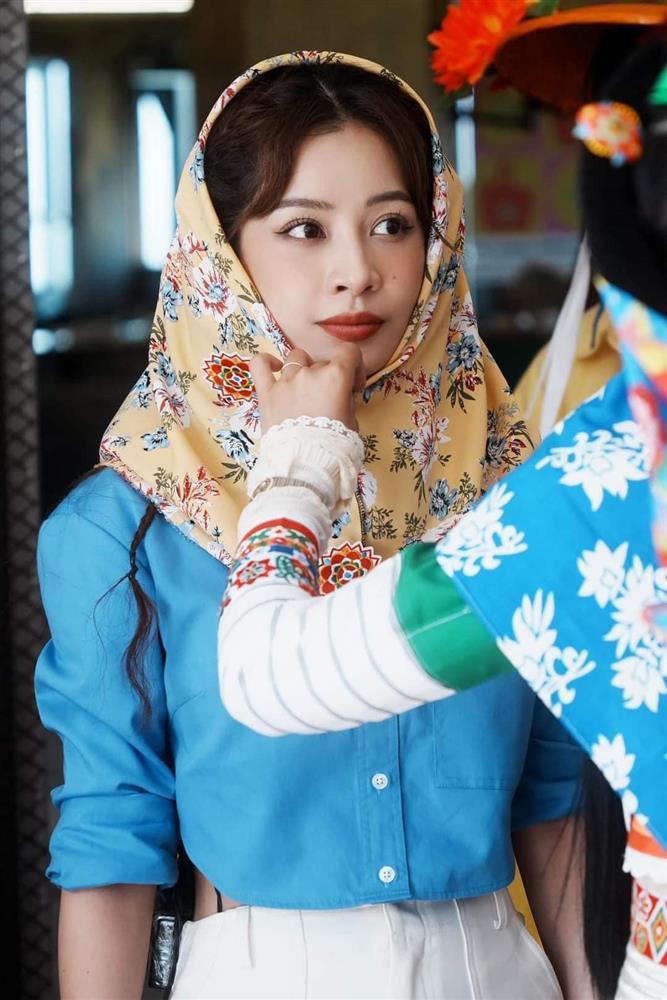 Chi Pu nổi bật giữa dàn sao Tỷ Tỷ Đạp Gió nhờ mix outfit siêu đỉnh-4