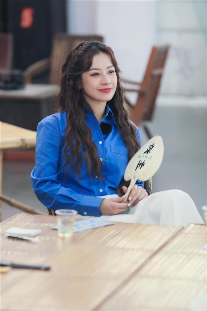 Chi Pu nổi bật giữa dàn sao Tỷ Tỷ Đạp Gió nhờ mix outfit siêu đỉnh-6