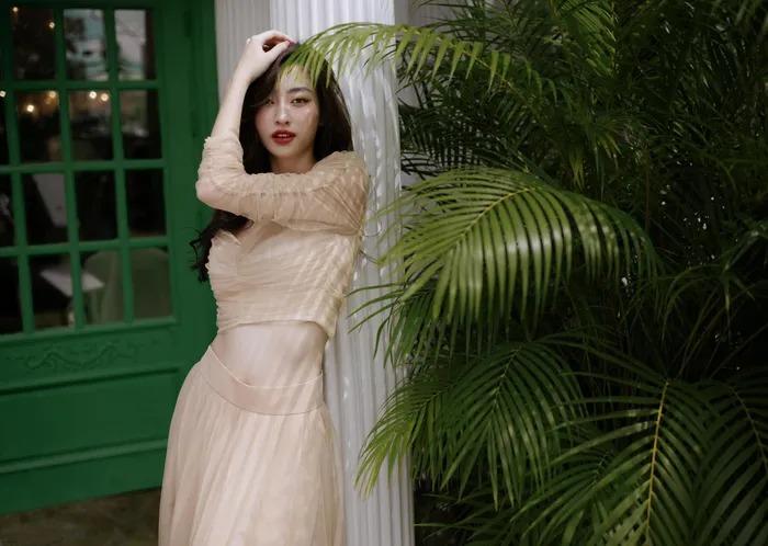 Biểu cảm thú vị của Lương Thùy Linh đón sinh nhật tuổi 23-8