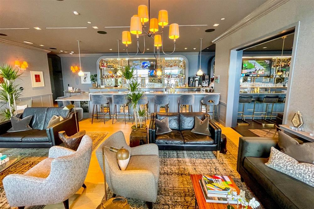 Độ xa hoa bên trong phòng chờ thượng hạng nơi Lisa (BLACKPINK) bị chụp ảnh cùng con trai tỷ phú-4