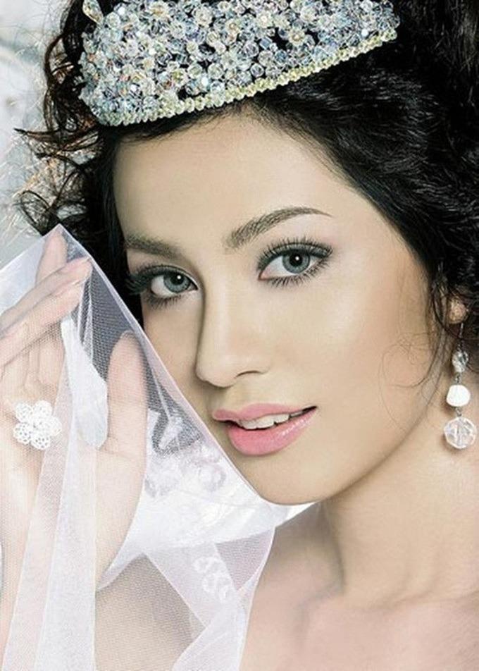 Siêu mẫu Ngọc Thúy 13 năm rời showbiz: Đẹp gợi cảm, cuộc sống giờ ra sao?-1