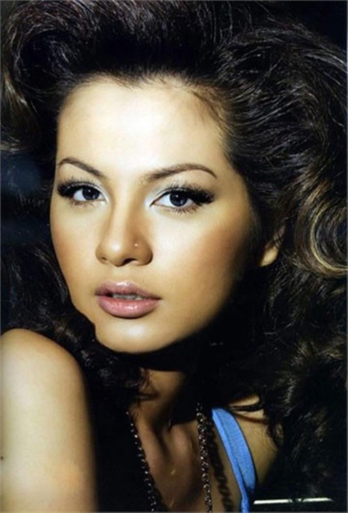 Siêu mẫu Ngọc Thúy 13 năm rời showbiz: Đẹp gợi cảm, cuộc sống giờ ra sao?-4