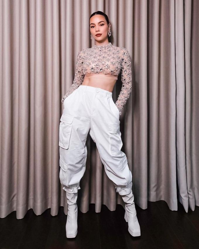 Hồ Ngọc Hà khoe dáng nóng bỏng với đồ xuyên thấu, bó sát cơ thể-8