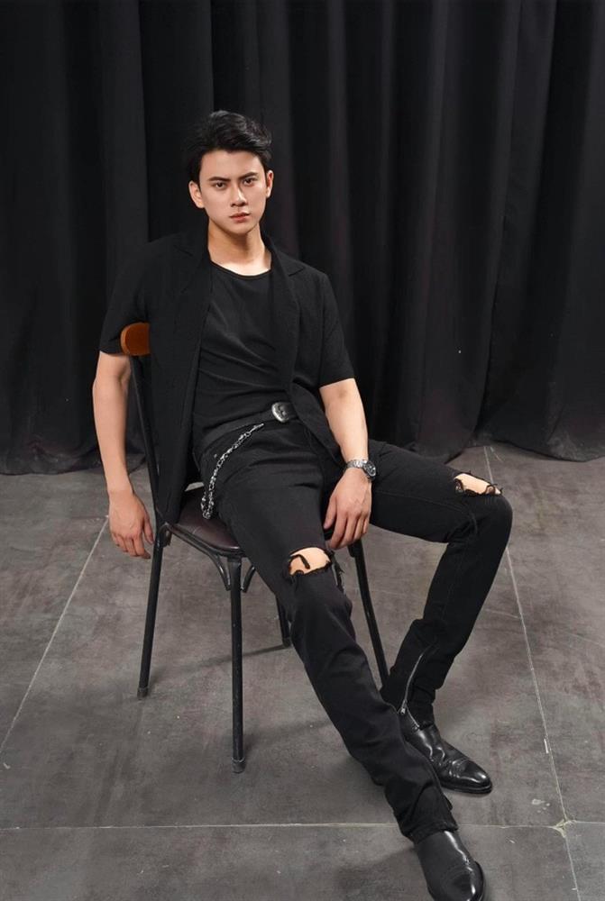 Chàng bác sĩ Tuyên Quang điển trai công khai hẹn hò hot girl phim VTV-5