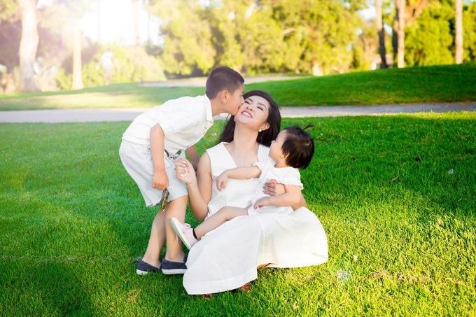 Nguyễn Hồng Nhung vẫn khóc khi nhớ về sự cố lộ ảnh nóng 19 năm trước-2