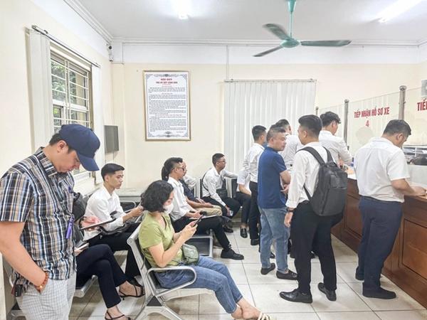 Cấp biển số xe theo mã định danh: Dân toát mồ hôi... vì nghẽn mạng-1