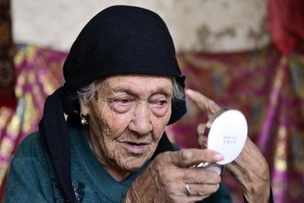 Bật mí 2 điểm trên cơ thể phụ nữ càng nhiều lông càng sống thọ-1