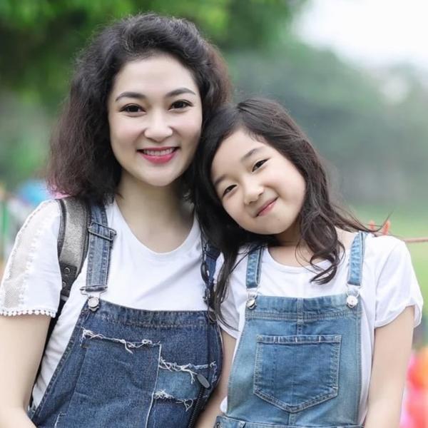 Con gái Hoa hậu Nguyễn Thị Huyền trổ mã ở tuổi 16, nhan sắc không thua kém mẹ-1