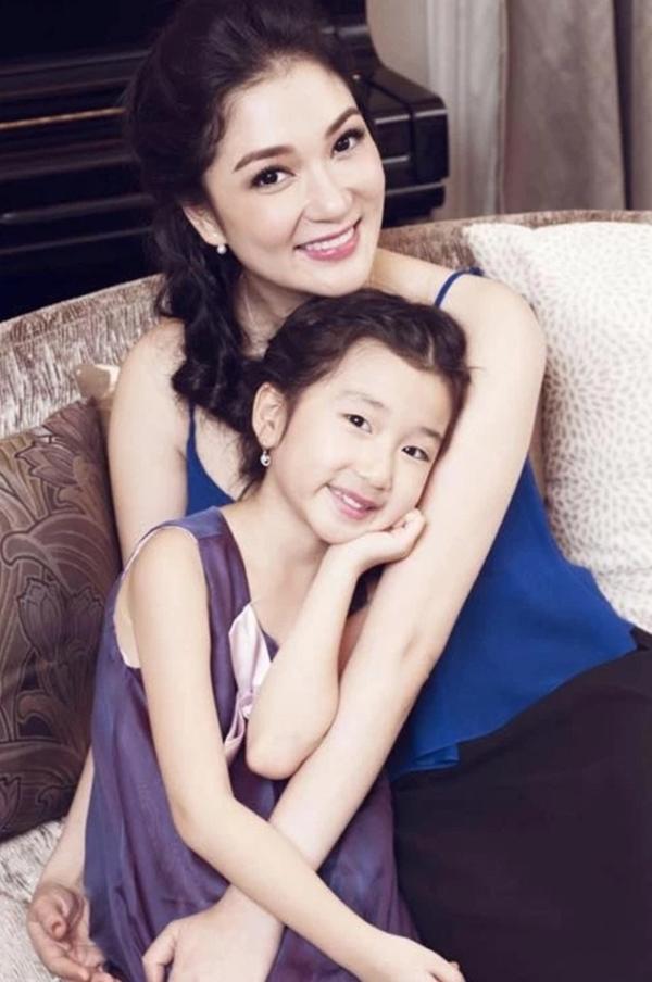 Con gái Hoa hậu Nguyễn Thị Huyền trổ mã ở tuổi 16, nhan sắc không thua kém mẹ-2