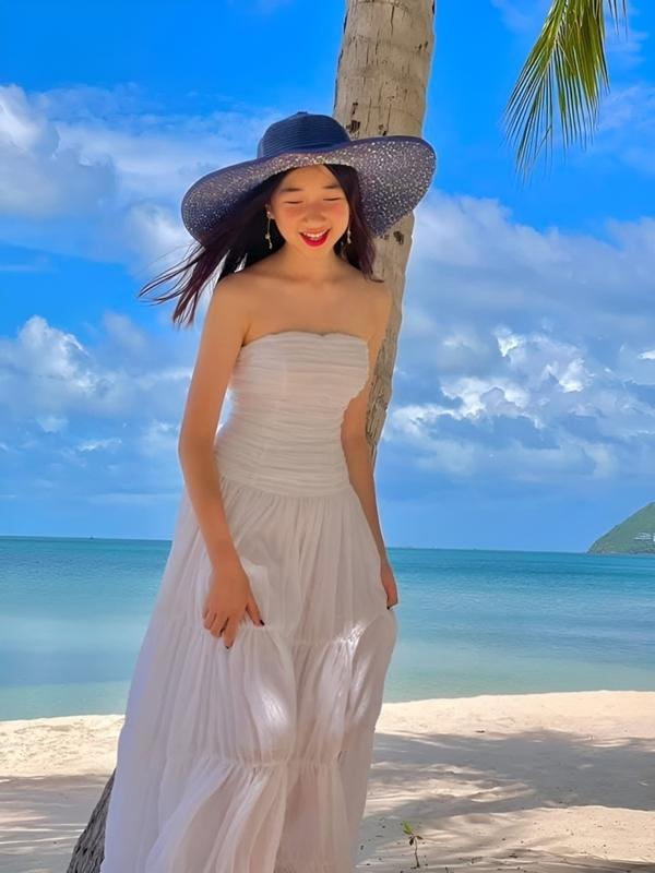 Con gái Hoa hậu Nguyễn Thị Huyền trổ mã ở tuổi 16, nhan sắc không thua kém mẹ-10